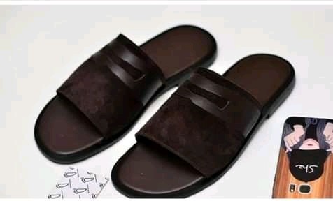 Dark browned leather design pam